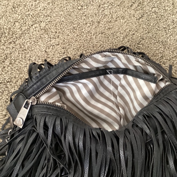 Steve Madden fringe bag in black - Picture 5 of 8